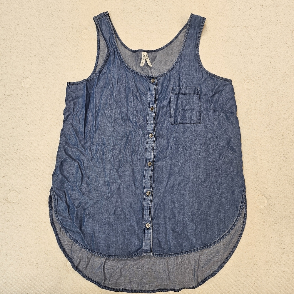 Mudd Denim Lightweight Sleeveless Button Down Tank Top in Small
